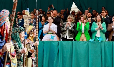 Castellón rinde homenaje a sus orígenes en la Cavalcada del Prego con 3.400 participantes