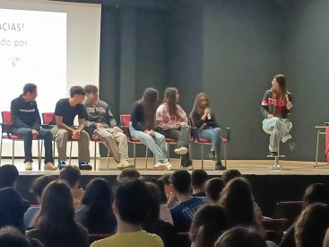 Isa Duque imparte taller 'Viva el amor del bueno' en IES Almenara