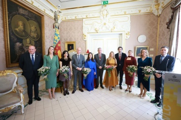 Maria Garcia Vallcanera nombrada Regina de los Jocs Florals de València