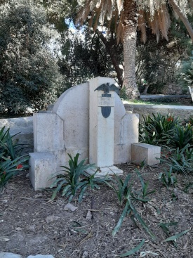 Lo Rat Penat reivindica la figura de Constantí Llombart i demana a l'ajuntament de València que se pose en valor el seu monument en els Jardins del Real