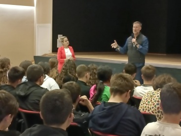 Pedro García Aguado i Nerea López oferixen conferència en Almenara sobre 'Educar en l'adolescència'