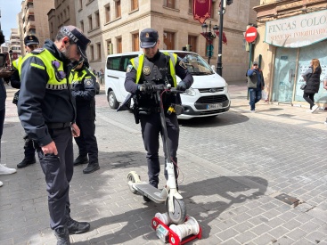 Castellón refuerza la seguridad vial con una campaña especial de control de patinetes eléctricos