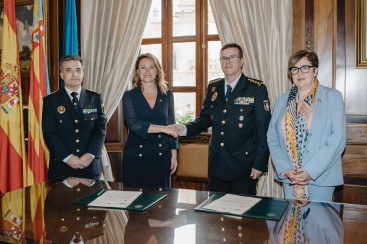 Begoña Carrasco firma conveni VioGen per a combatre la violència de gènere