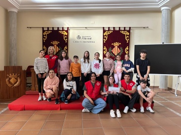 El Consell de Xiquets i Xiquetes de Vila-real entrega donación a Creu Roja Vila-real
