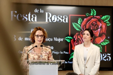 Preparativos para la Festa de La Rosa en Castellon durante el mes de mayo