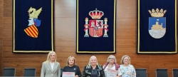Ayuntamiento de Oropesa del Mar entrega cheques solidarios a asociaciones locales