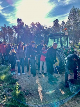 'Repoblar la Puebla', el lema de la Puebla de Arenoso para plantar 300 árbooles