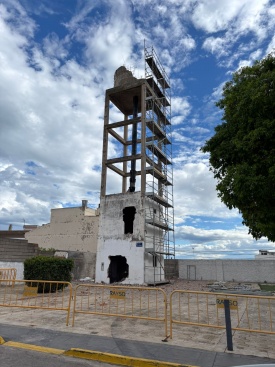 La Llosa desmonta el antiguo depósito de agua