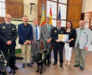 La Policía Local de Castellón premiada por su labor en favor de la accesibilidad junto a ASPEGUI CV