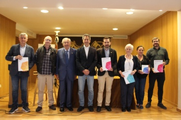 Más de cien personas asistieron a la presentación de los nuevos libros de los Cursos de Lengua Valenciana de Lo Rat Penat