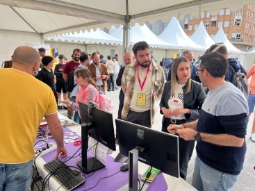 El Ayuntamiento de la Vall d'Uixó promociona la formación profesional con la Feria de Ciclos Formativos