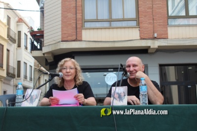 Rosabel i Juane Gumbau presenten la novel·la ‘La llança del destí’ en la Fira del Llibre 2025
