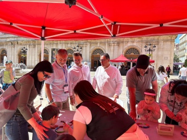 Castellón celebra el Día Internacional de Internet con actividades para todas las edades, en la Plaza Mayor