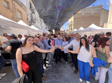 Éxito en la inauguración de la XI Fira del Vi de Les Useres