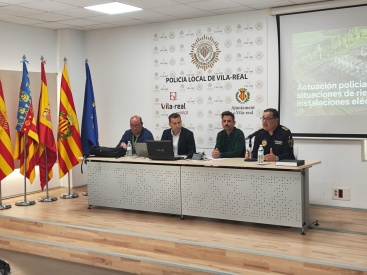 La Policía Local de Vila-real forma 30 personas en riesgos eléctricos