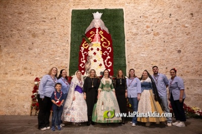 Marta Barrachina compartix amb els almassorins el fervor a la seua patrona Santa Quitèria en el trasllat de la imatge