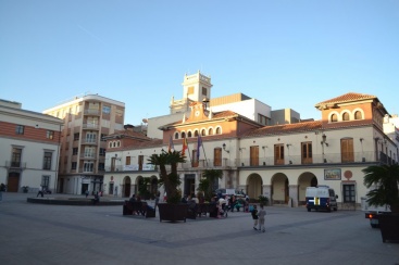 El alcalde de Nules trata de 'mostrar músculo político' ante otros partidos independientes a costa de 'invitar' a todas las asociaciones del pueblo