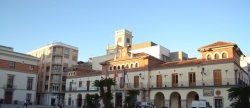 El alcalde de Nules trata de 'mostrar msculo poltico' ante otros partidos independientes a costa de 'invitar' a todas las asociaciones del pueblo 