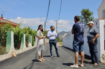 Continúa el Plan de Asfaltado Municipal en Castellón con la pavimentación del Camino Sol del Río en la Marjalería