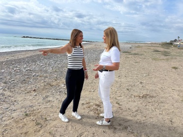 Almassora apuesta por la calidad de sus playas con sendos contratos de limpieza y aplanamiento