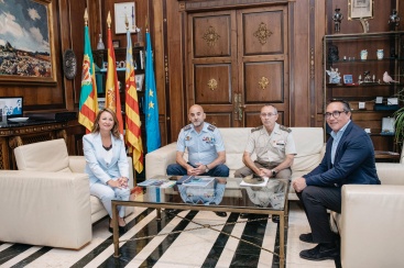 Castellón recorre la historia de la aviación militar con una exposición única en el Grao