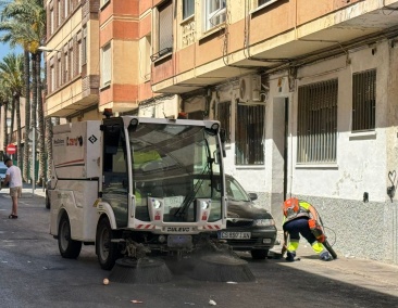 Plan de choque de limpieza viaria en Almassora tras las fiestas patronales