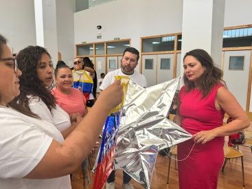 Concejala de Bienestar Social destaca la interculturalidad en el taller 'Fabrica tu papagayo' en el Centro Urban de Castellon