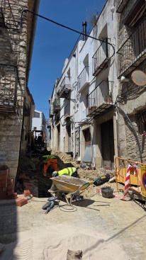 Xert avanza obras de sustitución de la calzada con financiamiento de la Diputación de Castellón