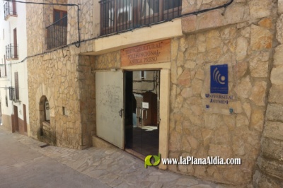 Vistabella invierte 150.000 euros en mejorar la accesibilidad del edificio sociocultural