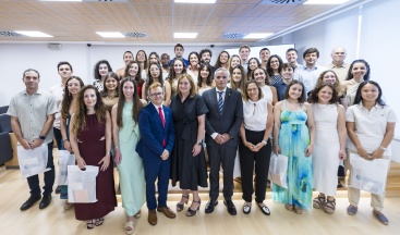 El COMCAS da la bienvenida a los MIR y reconoce a los médicos con 25 y 50 años de colegiación