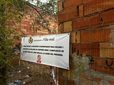 Vila-real bloqueja l'accés a les cases en ruïna del barri del Progrés