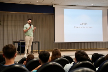 El Ayuntamiento de l'Alcora presenta el proyecto 'Arrels. Joventut en escena' para implicar a los jóvenes en la vida cultural del municipio