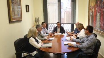 Burriana i Alqueries reprenen l'acord de col·laboració per a l'ús de les seues piscines municipals