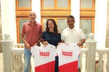 La playa del Gurugu acoge un nuevo evento deportivo con el Circuito Provincial de Beach Tennis