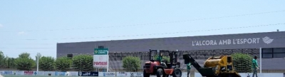 L’Alcora inicia la renovación del césped artificial del campo de fútbol ‘El Saltador’