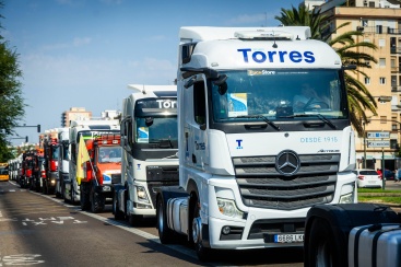 Celebración de San Cristobal reúne a más de 300 cabezas tractoras en Valencia