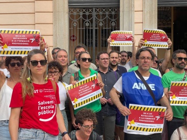 Comproms apoya al profesorado de FP y alerta que Castell puede perder una veintena de docentes con los recortes del PP