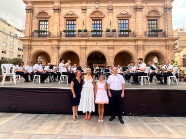 La Banda Municipal celebra San Cristobal con un viaje musical por la geografía española