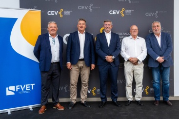 El conseller de Transportes clausura la Asamblea General de FVET
