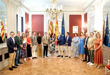 El CES CV entrega la Memoria Socioeconómica y Laboral de la Comunitat Valenciana a la presidenta de Les Corts