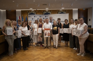 L’Ajuntament i la Federació del Comerç premien 18 clientes en la campanya “La de tota la vida”, celebrada per Santa Magdalena