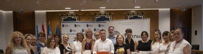 El Ayuntamiento y la Federació del Comerç premian a 18 clientas en la campaña “La de toda la vida”, celebrada por Santa Magdalena