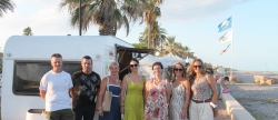 la-fira-comercial-d-estiu-a-la-mar-llena-de-vida-el-paseo-maritimo-de-almenara