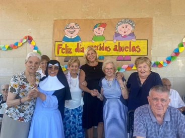 Castelln celebra el Da del Abuelo con una eucarista en la ermita Virgen del Carmen
