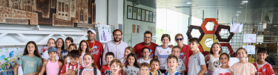 La escoleta 'Un Estiu de Ceràmica' acerca a los niños y niñas de Onda a la tradición y la historia del azulejo