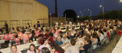 2.600 personas en la tradicional cena de 'pa i porta' de las Fiestas alcorinas