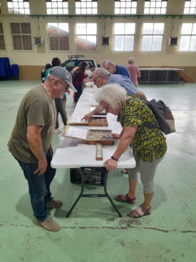 Portell aprèn a buscar fòssils amb un taller de paleontología