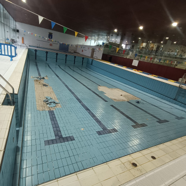El Ayuntamiento de la Vall d'Uixo estrena mejoras en la nueva temporada de la piscina cubierta