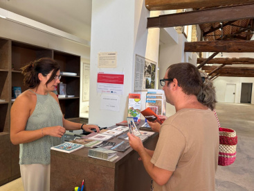 Balance positivo del servicio de informacion turistica en la Real Fabrica de l'Alcora durante el verano