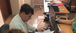 el-pp-de-vilafames-moviliza-a-cerca-de-200-vecinos-que-alegan-contra-el-plan-de-residuos-con-el-que-psoe-y-compromis-imponen-el-puerta-a-puerta